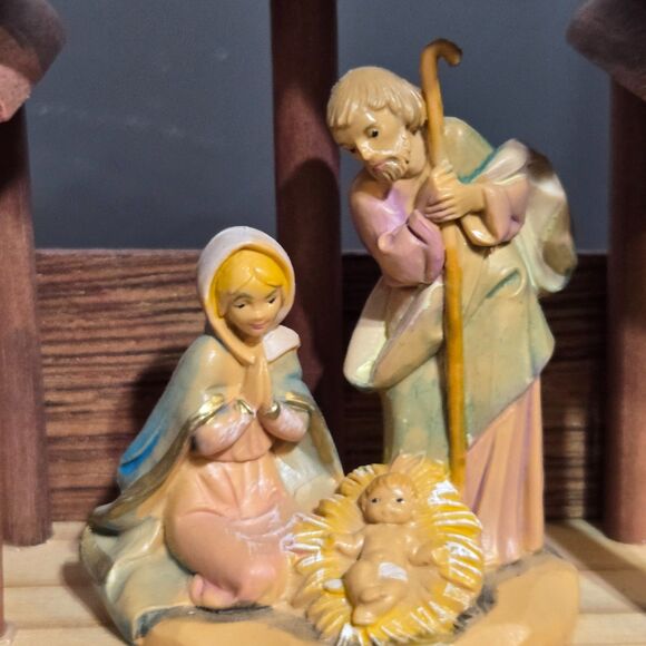 Vtg 1989 Fontanini Mini Wood Manger Nativity Scene Mary Joseph Jesus 4.5" Italy - Picture 3 of 8